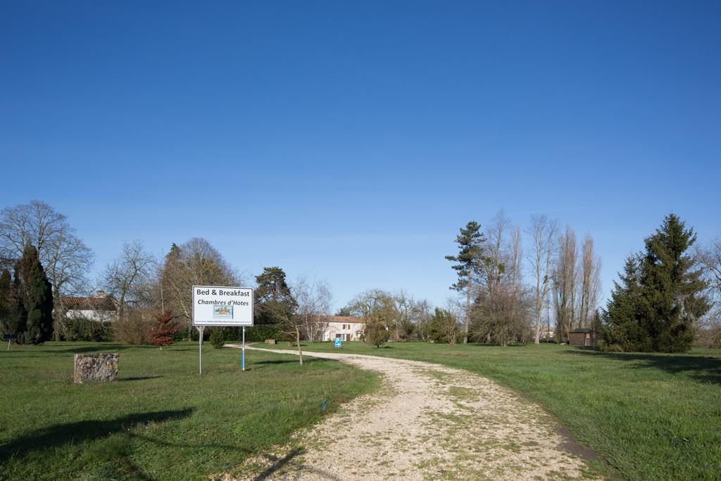 La Bribaudonniere Bed and Breakfast Saint-Palais-de-Phiolin Exteriör bild